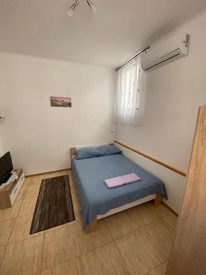 Апартаменты Studio-Apartman Aurora Пула Экстерьер фото